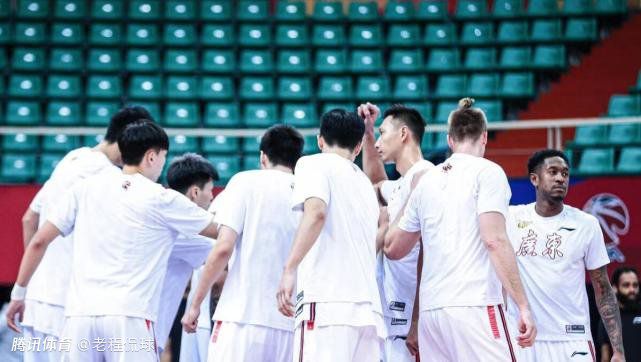 今日焦点战预告14:00 澳超 麦克阿瑟FC VS 惠灵顿凤凰 近期状态火热的两队可否在本轮联赛收官战中贡献出一场精彩对决？03:45 意甲 亚特兰大 VS 萨勒尼塔纳 双线作战、饱受伤病困扰的亚特兰大在主场全取3分延续胜势？04:00 西甲 赫罗纳 VS 阿拉维斯 本赛季西甲最大黑马赫罗纳借助主场之利反超皇马重新登顶？事件赛季报销+无缘欧洲杯！